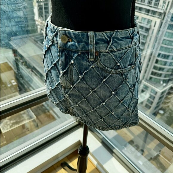 🆕 ALICE + OLIVIA 🧿 NWT Joss High-Rise Quilted Embellished Denim Mini Skirt, 26 - Picture 6 of 16